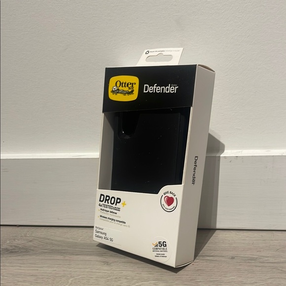 OtterBox Black Defender Case Rugged Protection - Picture 2 of 3